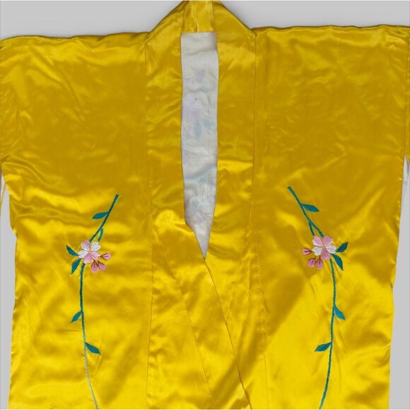 Vintage Japanese Kimono Yellow Gold Silk Satin Embroidered Peony Kosode Robe - Picture 10 of 15